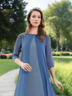 Vestido até ao chão para mãe da noiva com decote joia e capa de chiffon