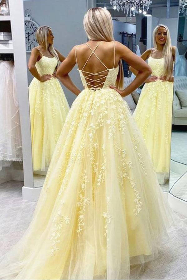 Vestidos de Baile Amarelos em Tule com Alças Finas, Decote Redondo e Saia em Linha A com Apliques