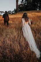 Vestido de Noiva Boémio Roycebridal com Renda, Bolinhas e Mangas
