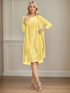 Etui/Säulenförmiges Kleid mit Illusion, knielang, aus Spitze und Chiffon, Brautmutterkleid mit herabfließenden Rüschen und Pailletten