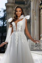 Robe de mariée sirène en mousseline avec décolleté en V et applications