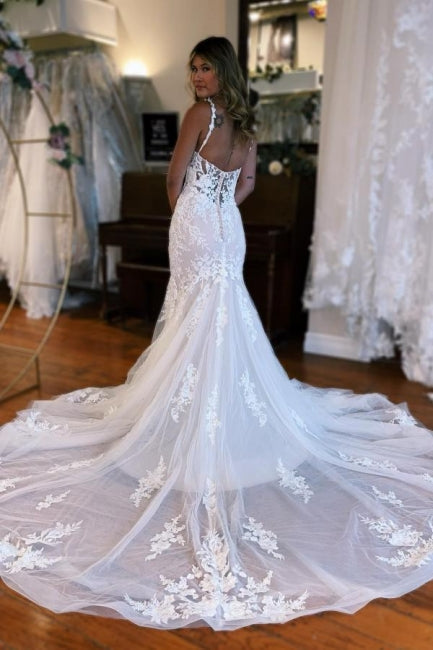 Abito da sposa in tulle senza maniche con spalline, lunghezza fino al pavimento, scollo a cuore e applicazioni, stile sirena