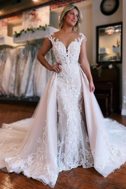 Vestidos de novia de tul con hombros descubiertos y escote corazón de sirena y encaje