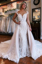 Vestidos de novia de tul con hombros descubiertos y escote corazón de sirena y encaje