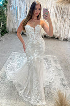 Vestidos de Noiva Elegantes com Aplicações de Renda Coração de Sereia