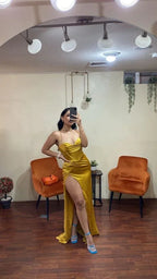 Vestido largo de satén para noche con tirantes finos amarillos Y6010