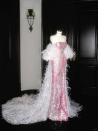 Vestido de noche sirena sin tirantes con lentejuelas y plumas rosa hada con abertura para baile de graduación Y8660