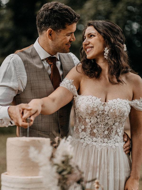 Off The Shoulder Perlen A-Linie Brautkleider Spitze Applizierte Kleider