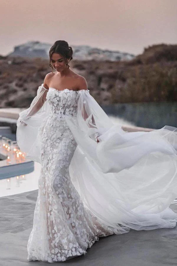 Schulterfreies Meerjungfrau-Strandbrautkleid aus Spitze mit abnehmbarer Schleppe