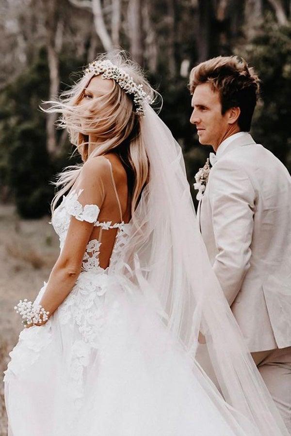 Vestido de Noiva Branco de Tule com Aplicações e Decote Ombro a Ombro em Estilo Balão