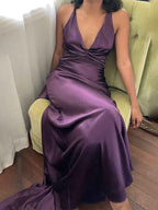 Vestido de noite de baile em cetim azul-petróleo com frente única e laço sem costas