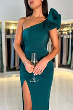 Vestido de Festa Verde Escuro com Flores, Ombro Único e Fenda Frontal