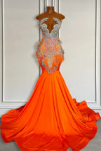 Vestidos de Festa Sereia em Cetim com Decote de Joia e Sem Mangas, com Cauda Arrastada