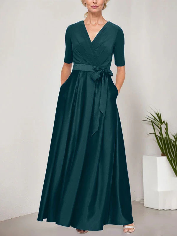Vestido de baile con escote cruzado, falda completa de satén y cuerpo de jersey
