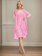 Etui/Säulenförmiges Kleid mit Illusion, knielang, aus Spitze und Chiffon, Brautmutterkleid mit herabfließenden Rüschen und Pailletten