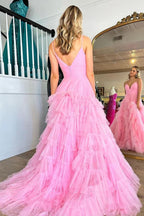 Vestido longo cor-de-rosa para baile com decote em V, cintura império e folhos em camadas