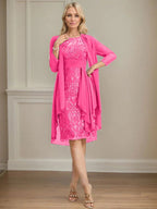 Etui/Säulenförmiges Kleid mit Illusion, knielang, aus Spitze und Chiffon, Brautmutterkleid mit herabfließenden Rüschen und Pailletten