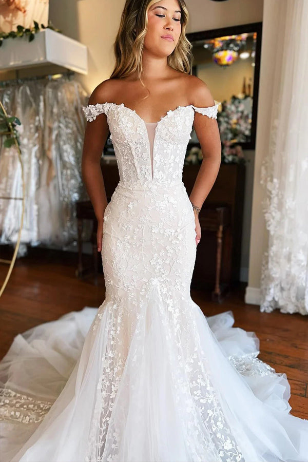 Elfenbeinfarbenes, schulterfreies Meerjungfrau-Brautkleid mit tiefem Ausschnitt