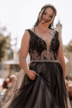 Plus Size Black Ball Gown Wedding Dress Deep V Neck Wide Strap Black Lace Sheer Corset Crystal Belt Tulle Gothic Bridal Gown