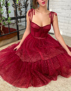 Vestido de Tule Vermelho Escuro com Brilhos para Baile de Regresso a Casa