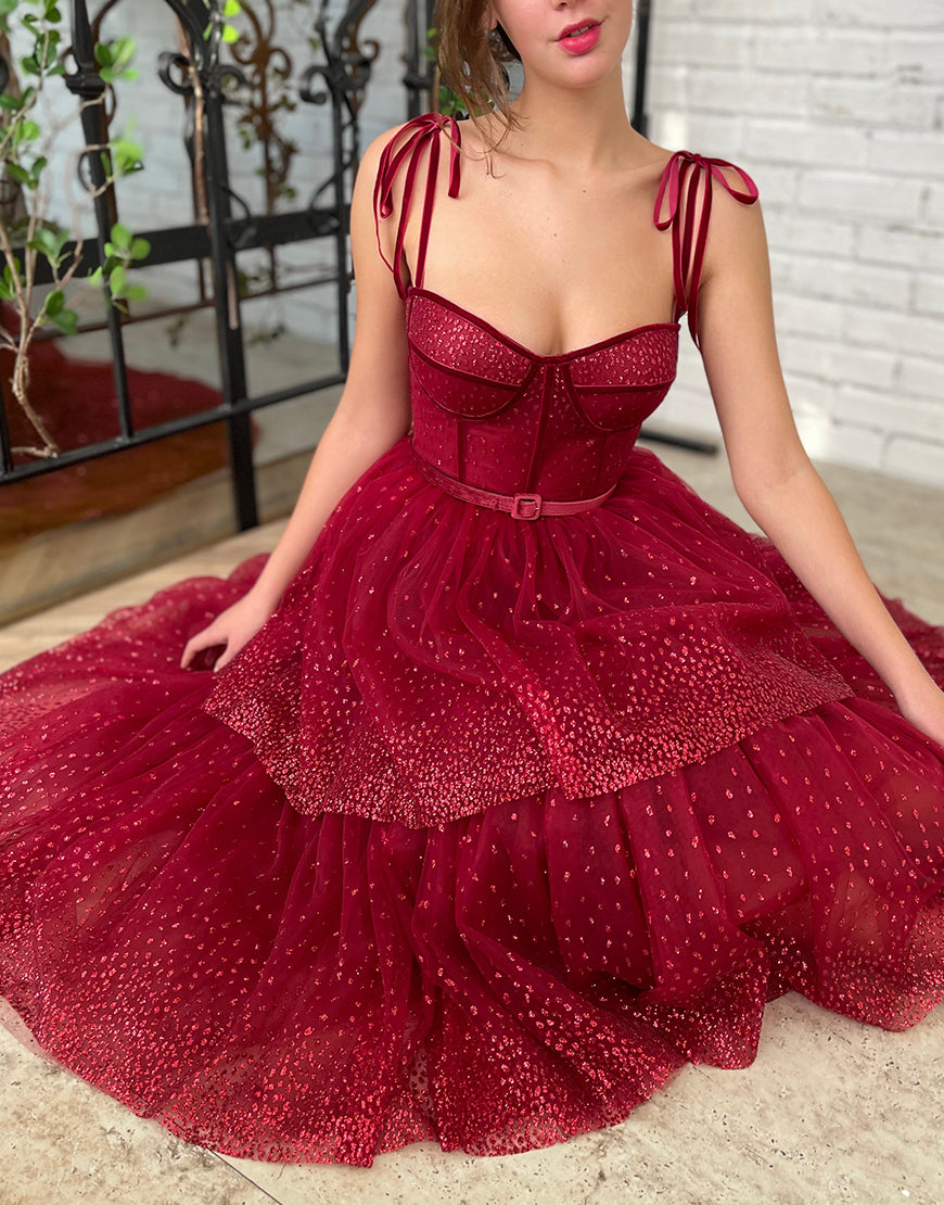 Vestido de Tule Vermelho Escuro com Brilhos para Baile de Regresso a Casa