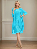 Etui/Säulenförmiges Kleid mit Illusion, knielang, aus Spitze und Chiffon, Brautmutterkleid mit herabfließenden Rüschen und Pailletten