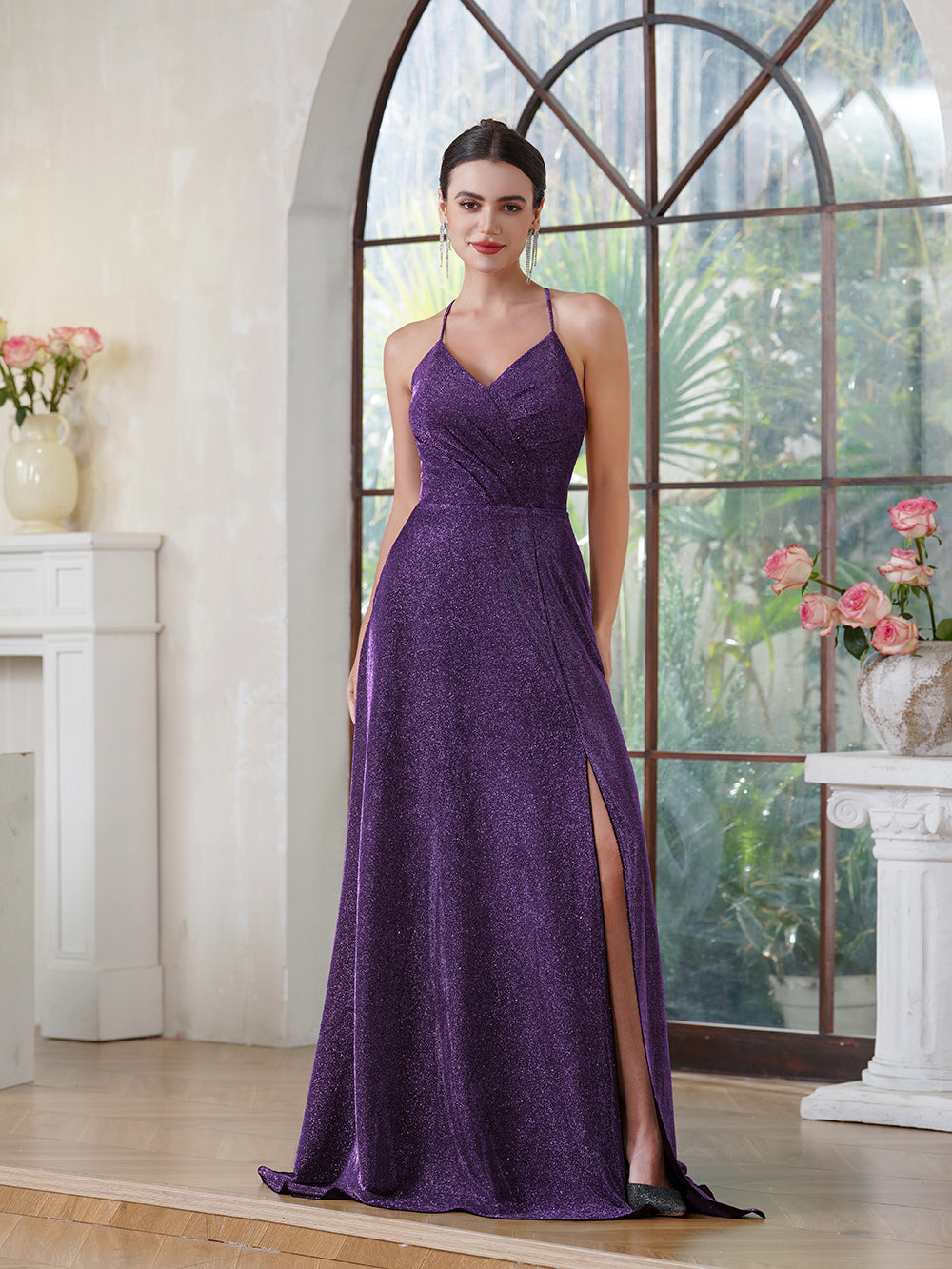 Vestido de Festa Elegante Longo em Linha A com Decote em V, Alças ao Pescoço, Seda Brilhante, Fenda Lateral e Bolso