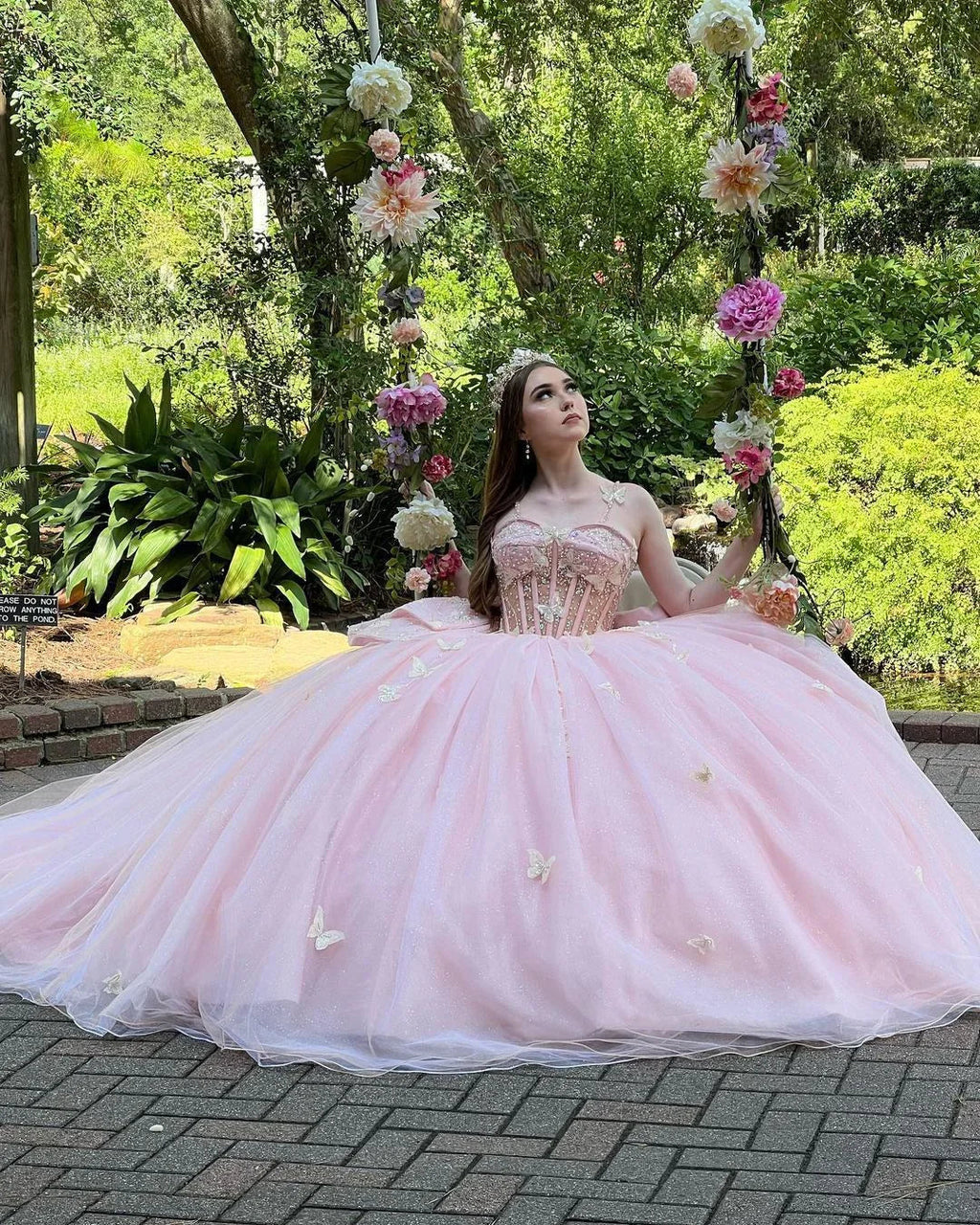 Vestido Rosa Deslumbrante para 16 Anos, Vestido de Baile Rosa com Borboletas, Vestido de Princesa em Tule Rosa Y2336