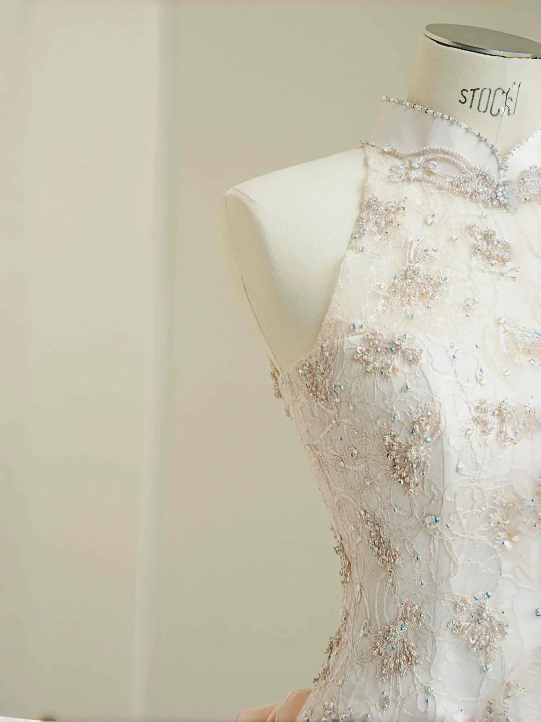 Vestido de noche elegante rosa claro de satén con encaje, lentejuelas y cuentas, abertura, corte sirena, vestido de gala Y8672