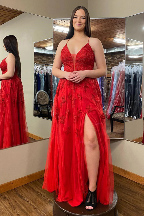 Vestido longo vermelho para baile com decote em V profundo, apliques florais e racha