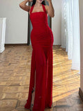 Vestido de baile comprido sereia com decote halter vermelho franzido