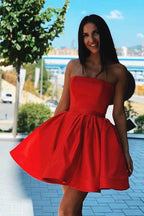 Robes courtes de bal d'accueil sans bretelles en satin rouge, robes courtes de fête
