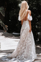 Robes de plage de mariage en dentelle florale à fines bretelles romantiques