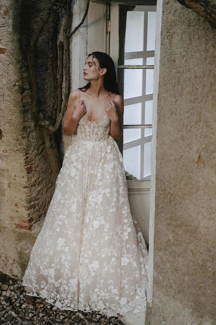 Vestido de Noiva Boémio com Alças Românticas, Decote em V e Aplicações de Renda