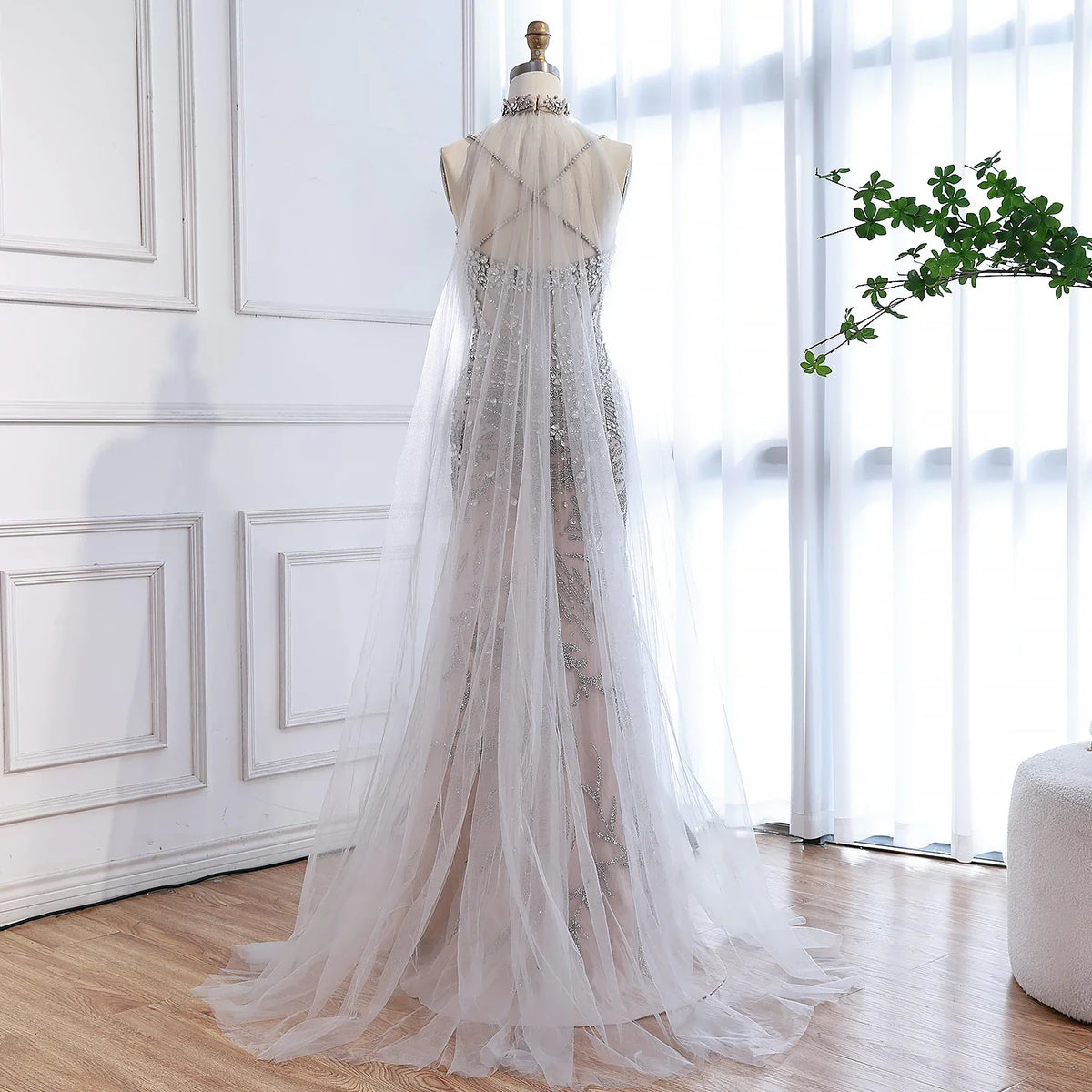 Robe de soirée de luxe grise perlée avec cape pour bal de promo LA73342