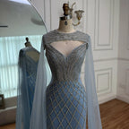 Luxuriöses hautfarbenes Perlenbesetztes Meerjungfrauen-Abendkleid mit Umhang LA72814