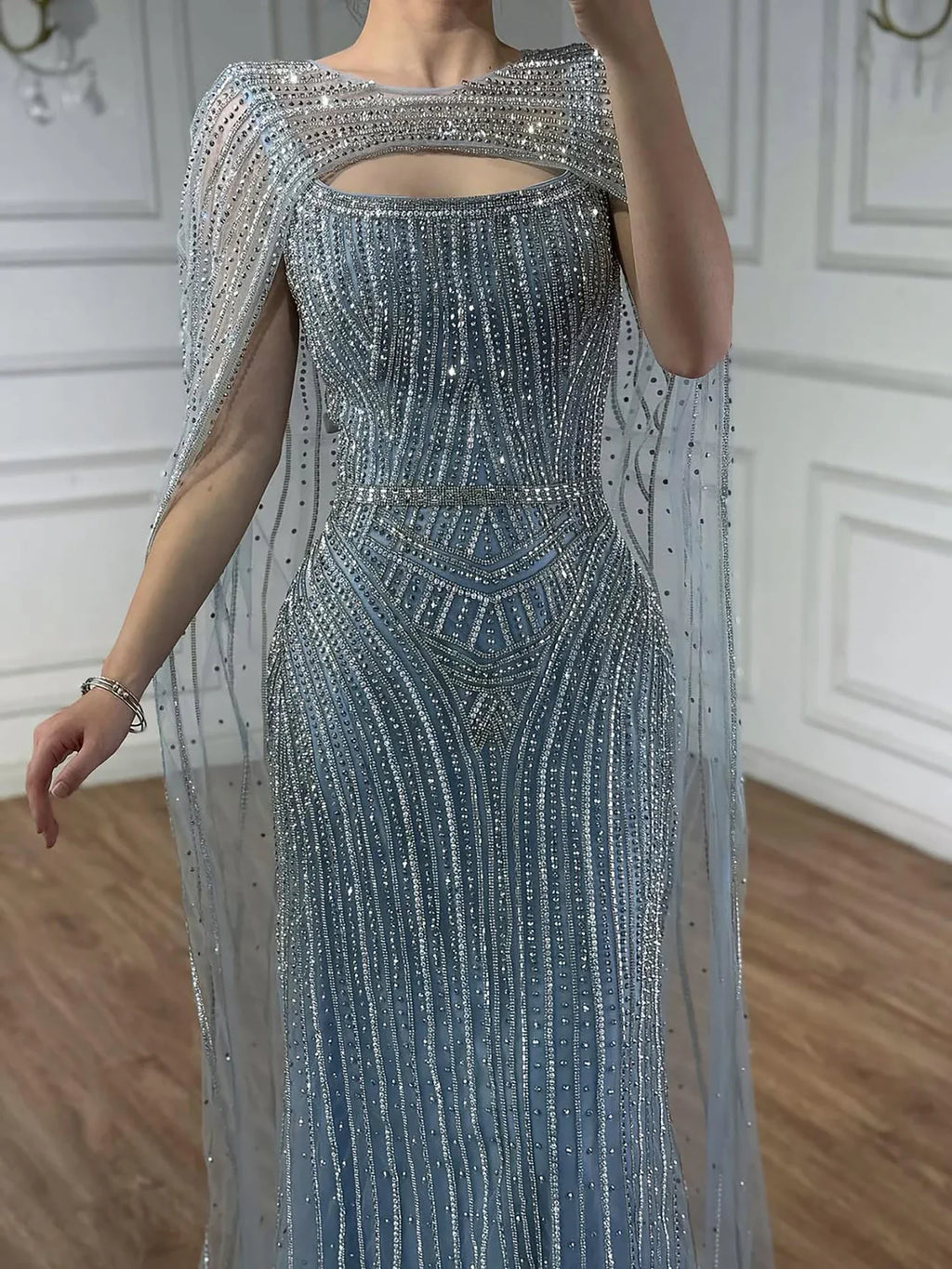 Robe de soirée luxueuse diamant bleu avec cape LA73426