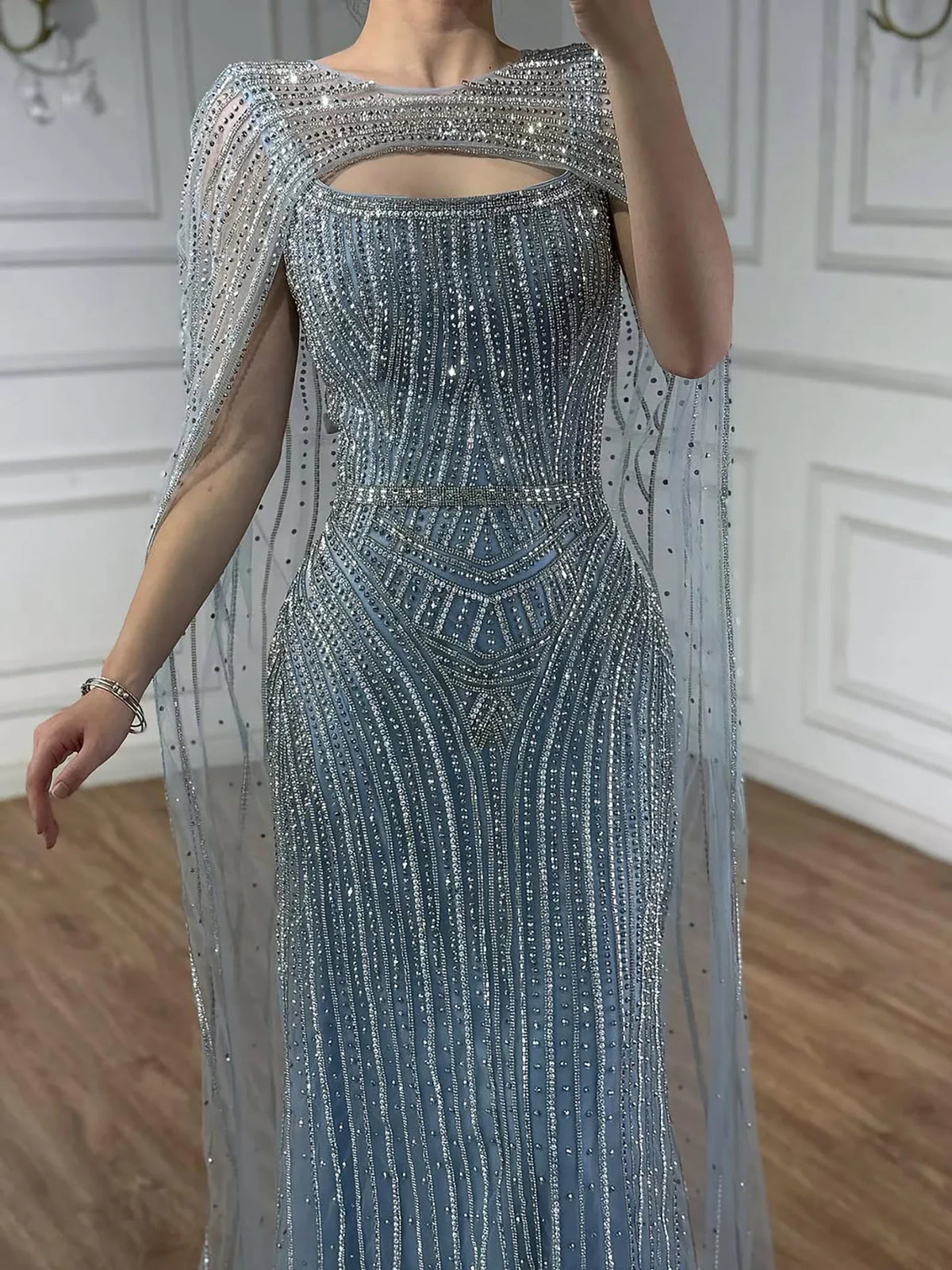 Robe de soirée luxueuse diamant bleu avec cape LA73426