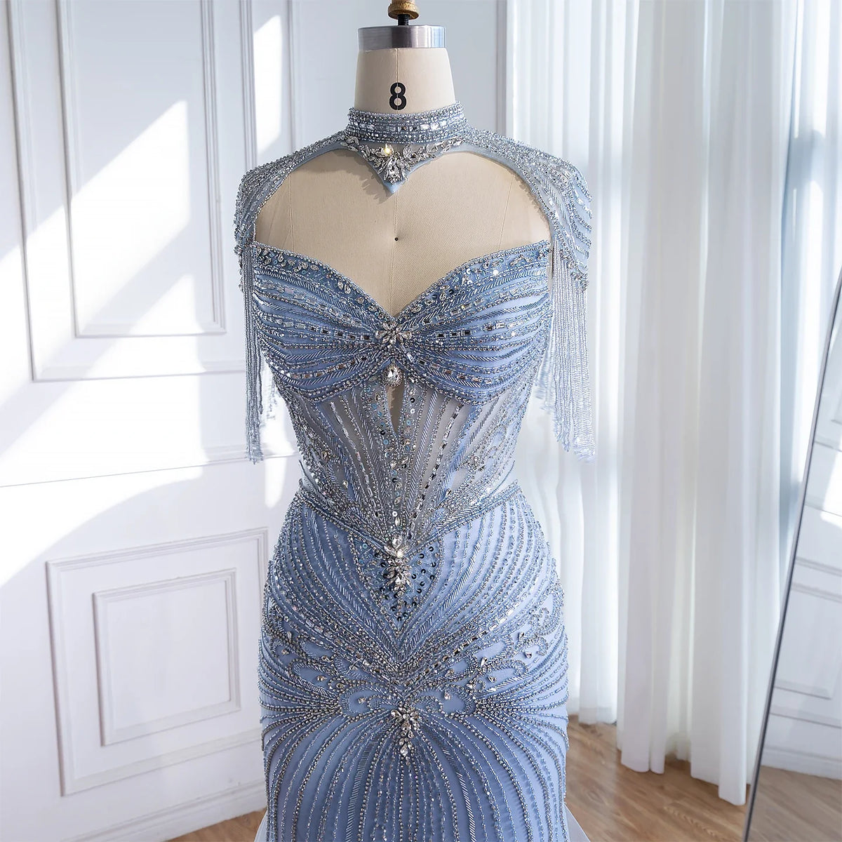 Abito da sera di lusso di Dubai con perline blu e rosa e mantellina con nappe LA72897B