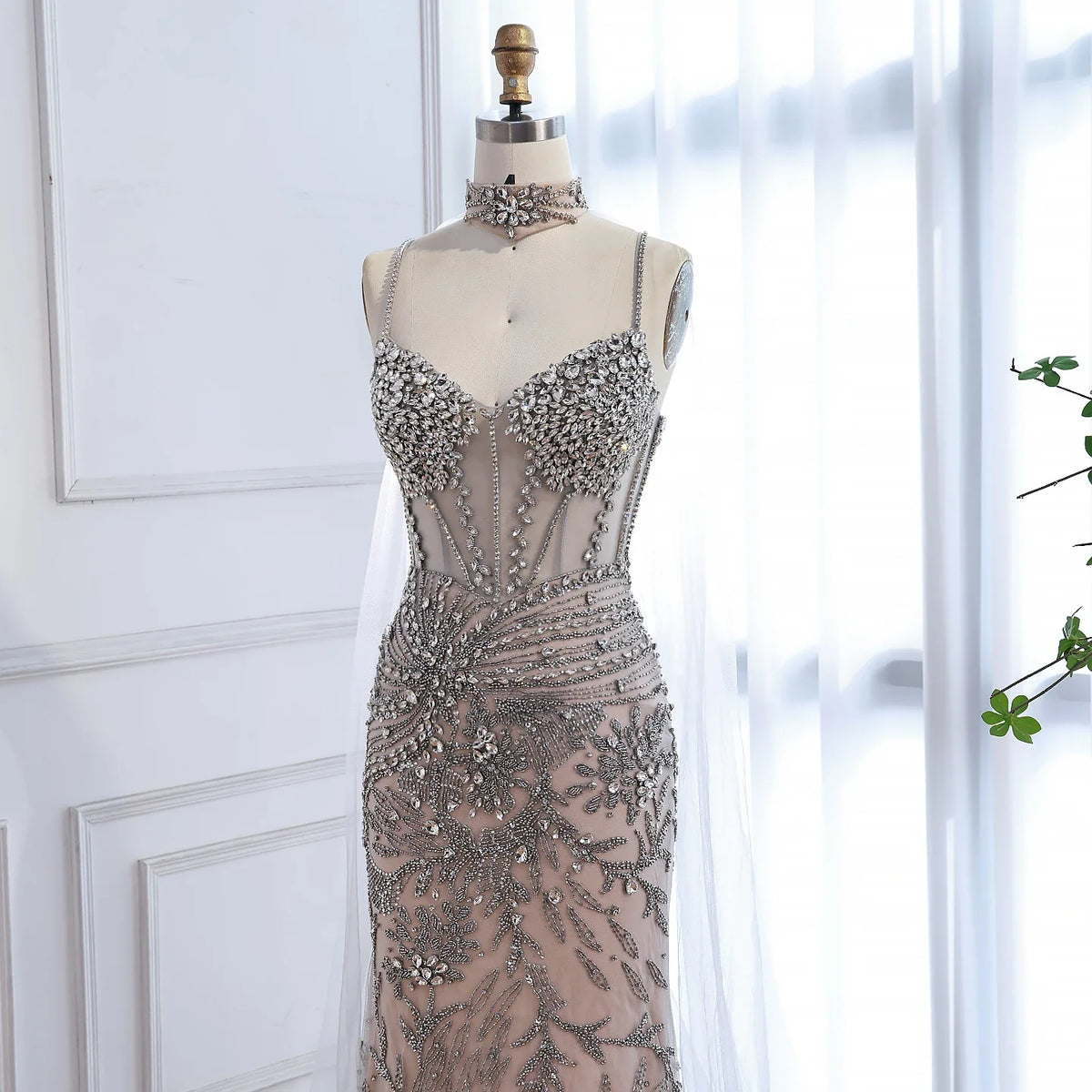 Robe de soirée de luxe grise perlée avec cape pour bal de promo LA73342