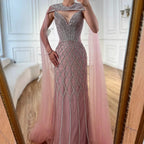 Luxuriöses hautfarbenes Perlenbesetztes Meerjungfrauen-Abendkleid mit Umhang LA72814