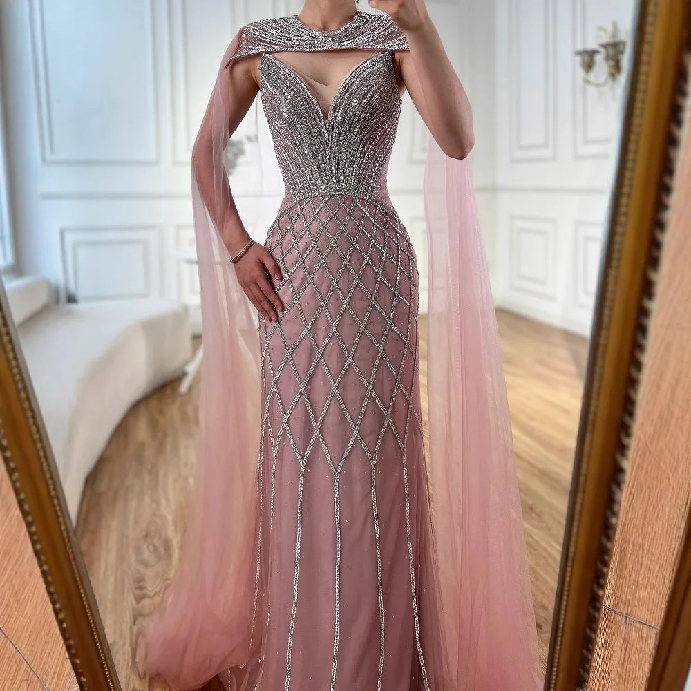 Luxuriöses hautfarbenes Perlenbesetztes Meerjungfrauen-Abendkleid mit Umhang LA72814
