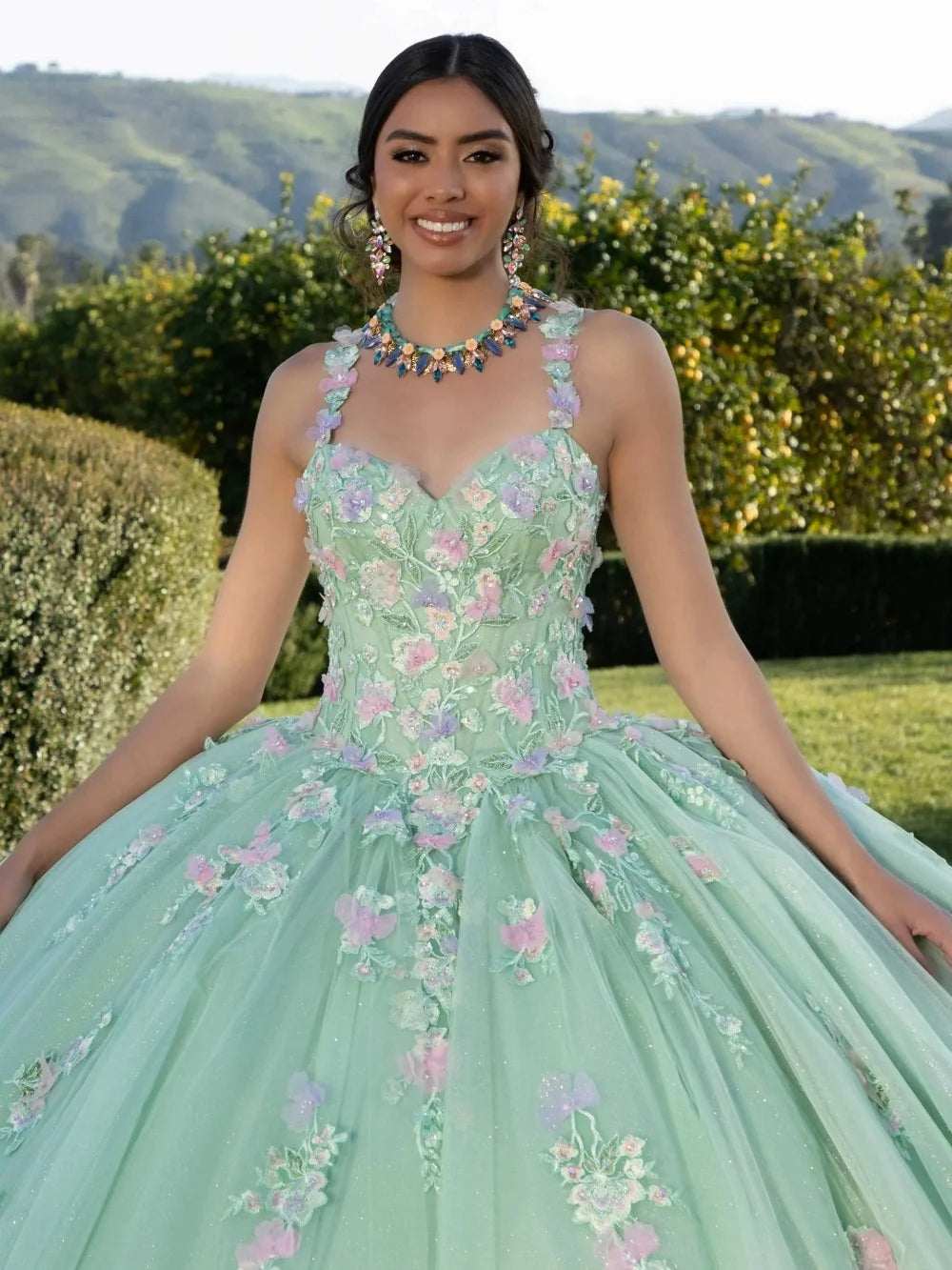 Äthergrünes Minzherz Quinceañera-Kleid Zartes Pastellblumen-Applikation Schimmerndes Ballkleid Vestidos De 15 Quinceañera