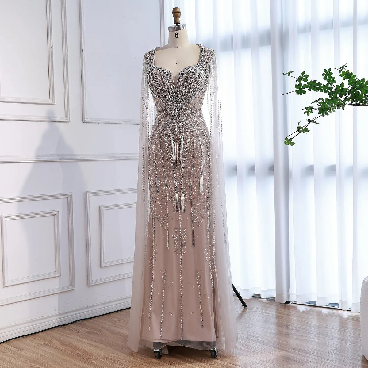 Robe de soirée luxueuse en perles caramel avec cape LA72992A