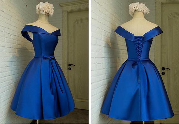 Einfaches A-Linien-Abendkleid aus schulterfreiem Satin mit ärmellosem Abschlussballkleid