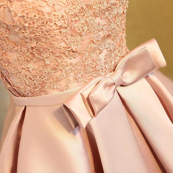 Robe courte de bal rose en satin à épaules dénudées, robe d'accueil ornée d'appliques
