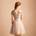 Robe courte de bal en tulle à épaules dénudées, robes de retour à la maison à encolure dégagée avec appliques