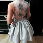 Robe d'accueil abordable lavande claire à décolleté plongeant avec appliques, robes de fête