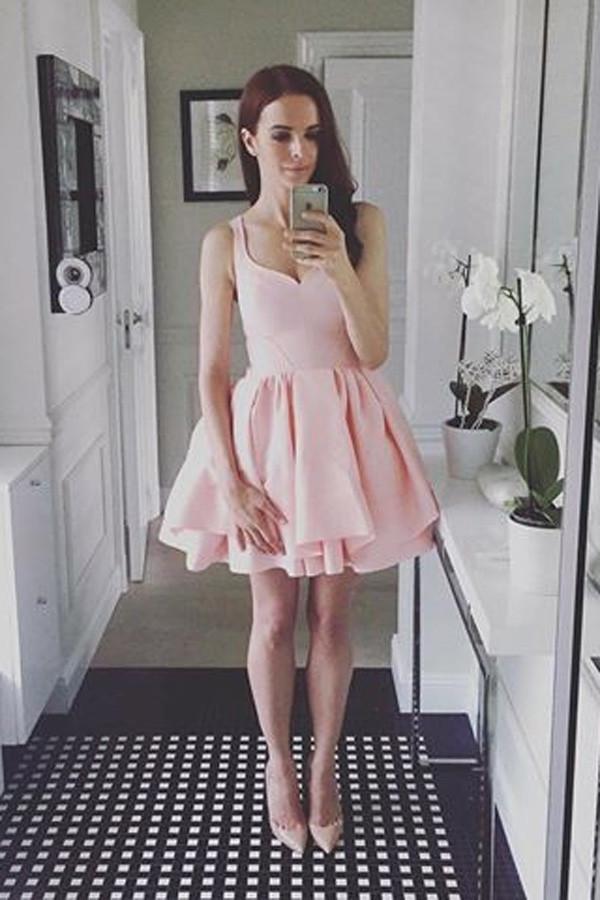 Einfaches rosa ärmelloses A-Linien-Heimkehrkleid mit Rüschen und Herzausschnitt 