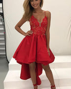 Robe d'accueil rouge vif à fines bretelles, col en V profond, ourlet haut-bas, abordable, robe de fête